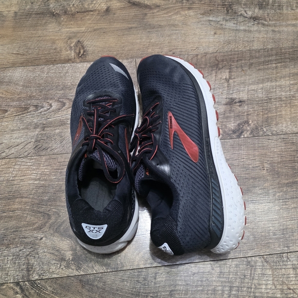 Brooks Adrenaline Black and Red Sneaker Men Size 11.5 - Picture 13 of 15